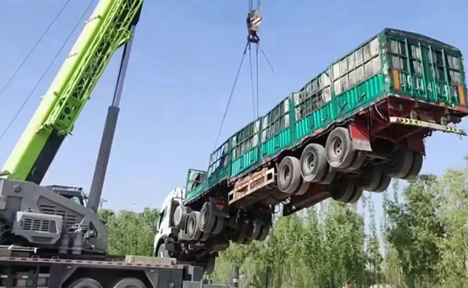 色达道路脱困救援案例